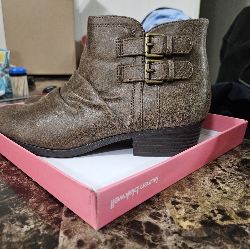 Women's Lauren Blakwell Ankle Booties Sz 8 *Like New*